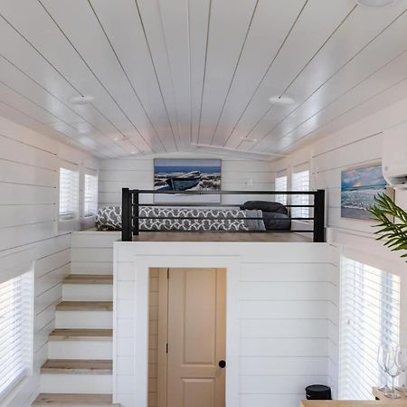 Modern Home With Private Hot Tub Apple Valley Экстерьер фото